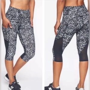 Athleta Spotty Up for Anything Crop High Rise Tight Leggings Navy Size Medium